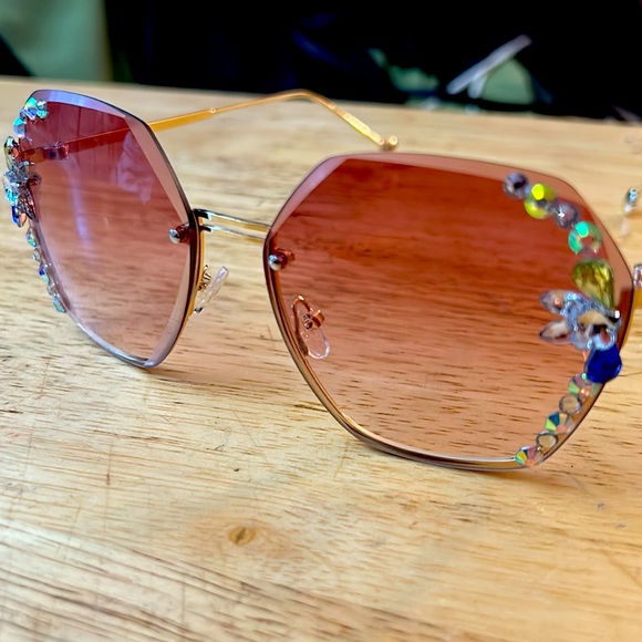 Rhinestone sunglasses in Red/orange - Picture 2 of 3